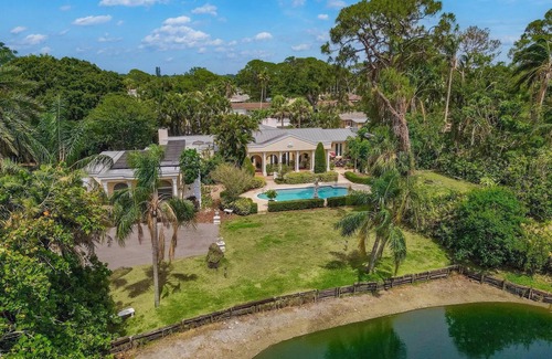 Jungle Terrace House | The Sanctuary Serene Pool Estate in St Pete