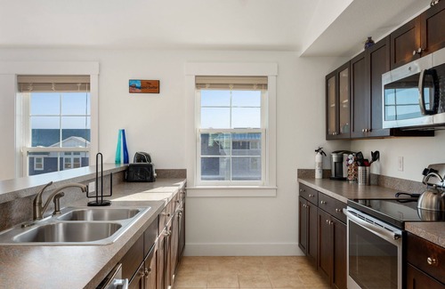 Kill Devil Hills Condo | The Sand Dollar: Oceanfront Condo, Community Pool, Great Ocean Views!