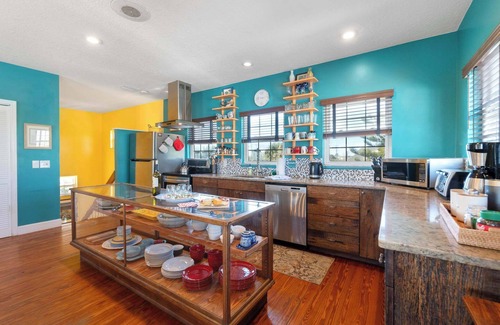 St. Augustine House | The Sand Euro - 4BR/3.5A Family Home near Beach & Downtown!
