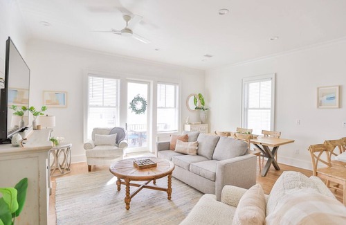 Gulf Shores Cottage | The Sand Haus: A Minimalist Beach Cottage