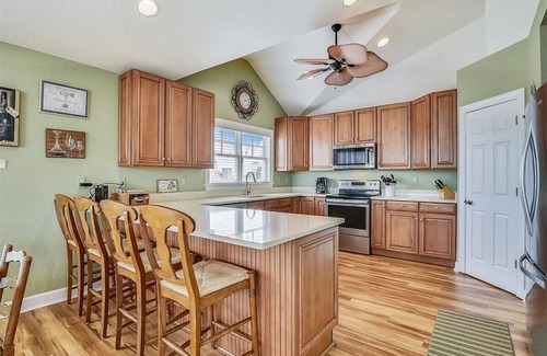South Bethany House | The Sand Trap in South Bethany: Steps from the ocean! Hot Tub! Captain's walk!