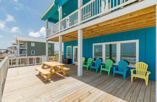 Surfside Beach House | The Sandcastle - Beachfront Home - Family Friendly
