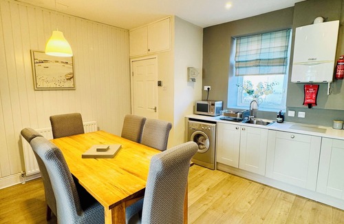 Seahouses House | The Sands Cottage, Seahouses