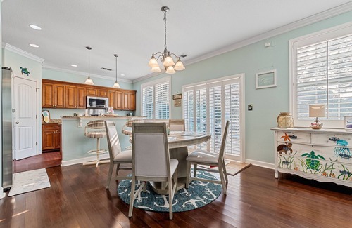 East Ocean View House | The Sandy Shoal-Beach House-Walking distance to beach