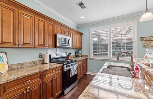 East Ocean View House | The Sandy Shoal-Beach House-Walking distance to beach