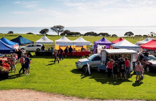 Powlett River House | The Sanny House · Walk to the Beach at San Remo, Pet friendly, WiFi