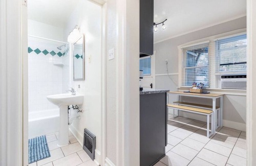 Lower Avenues Apartment | The Sapphire Suite - Downtown Historic Aves Apt