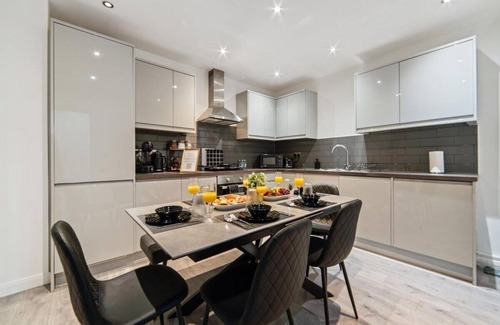 Leicester City Centre Apartment | The Sapphire Suite City Centre