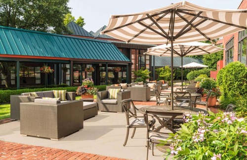 Saratoga Springs Hotel | The Saratoga Hilton