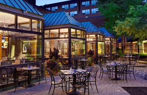 Saratoga Springs Hotel | The Saratoga Hilton