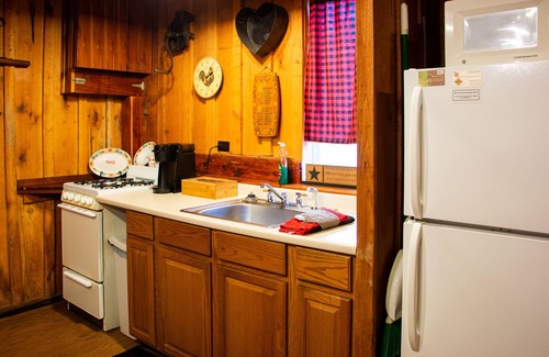Hot Springs Cabin | The Sawmill Suite at Panther Valley Ranch