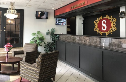 Schenectady House | The Schenectady Inn & Suites