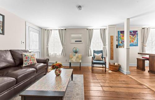 Mystic House | The School House Cottage, Historic 1BR Mystic River Stay Near Seaport