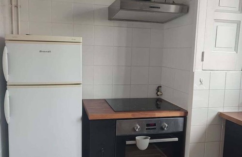 Tours City Centre Apartment | The schoolyard in Tours