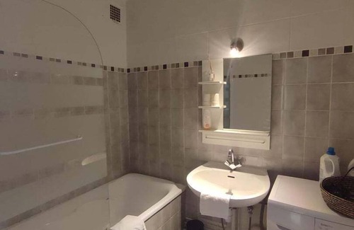 Tours City Centre Apartment | The schoolyard in Tours