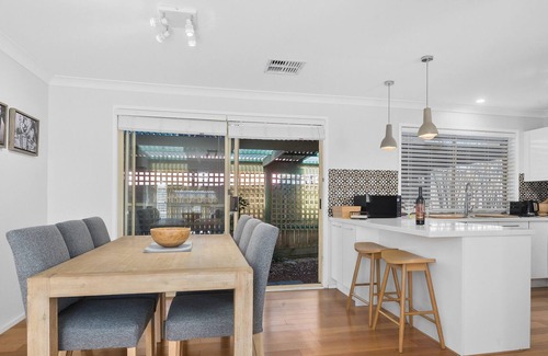 Moss Vale House | The Scotty House, 3-Bed With Garden near Shops