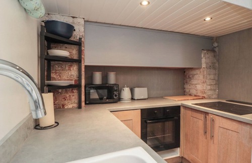 Saltburn-by-the-Sea Cottage | THE SEA ESCAPE, pet friendly, with a garden in Saltburn-By-The-Sea