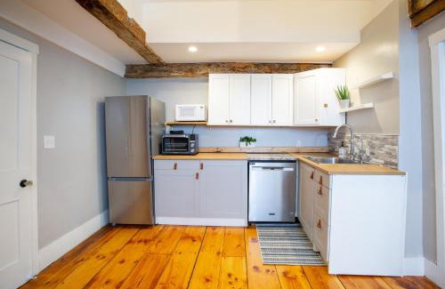 Marblehead Apartment | The Seabird Suite