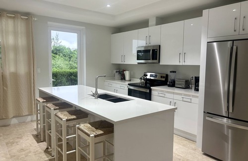 Palm Cay Villa | The Seagrape Villa