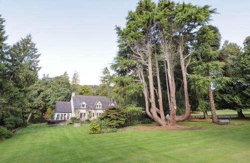 Inverness House | The Secret Garden at Old Drynie House - Self Catering