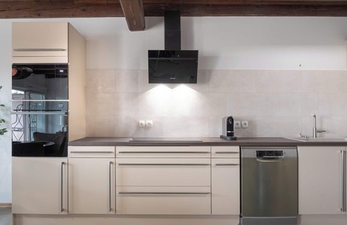 Marlenheim Bed & Breakfast | The secret garden, spacious house with parking.