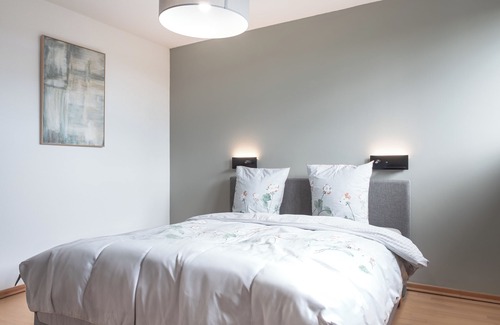 Marlenheim Bed & Breakfast | The secret garden, spacious house with parking.