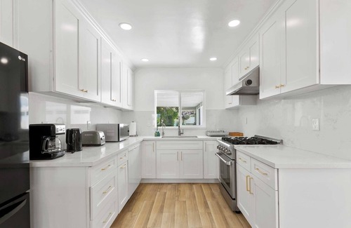 Westchester House | The Serene Haven on 77th Pl #41787