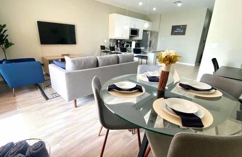 Four Corners House | The Serenity @ 4 Corners w/ Pool