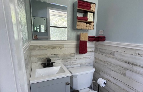 Grand Saline Apartment | The Shabby Shack