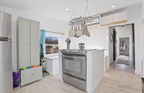 Buckeye Lake House | The Shack: 4 minute walk to Crane Lake Beach