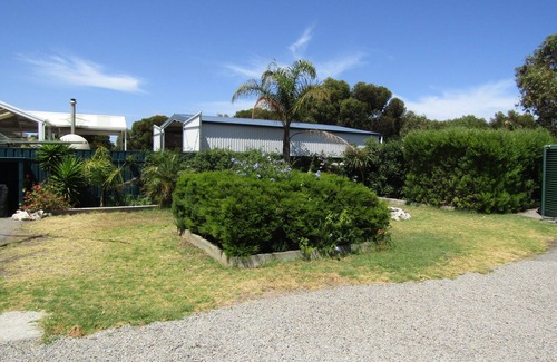 Minlacowie House | The Shack @ Hardwicke ~ Free Wifi, Short walk to beach