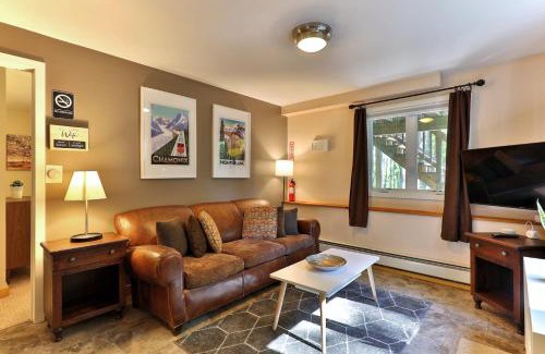 Killington House | the SHACK - Three Bedroom Home Close to Ski Resort with Hot Tub