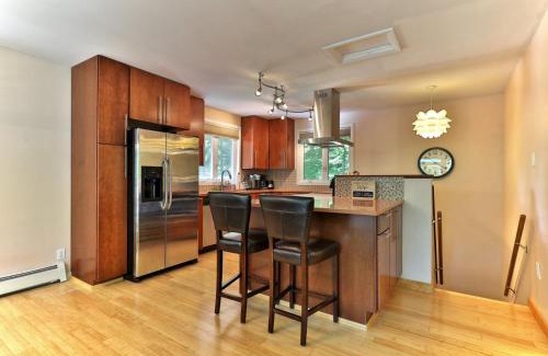 Killington House | the SHACK - Three Bedroom Home Close to Ski Resort with Hot Tub