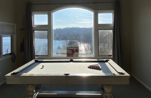 Putnam Lake House | The Shades of Grey Lakehouse