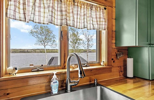 Gouldsboro House | The Shamrock Summary: