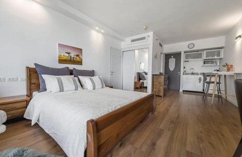 Herzliya Pituach Apartment | The Sharon Sunset Loft