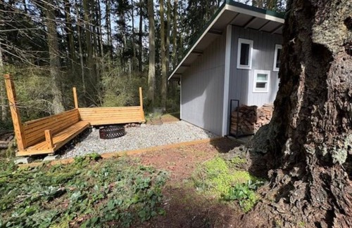 Coupeville House | The Shearwater House - A private 2BR/2BA nestled in the majestic trees