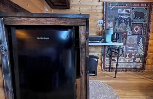 Division No. 11 Cabin | The Sheep Camp cabin- Bear Creek Cabins