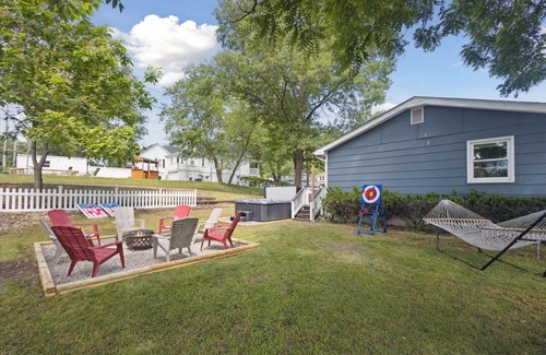 Michigan City House | The Sheridan Duo | 11BR + Sauna + 2 Hot Tubs
