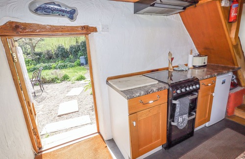 Henryd Cottage | THE SHIPPON, pet friendly, character holiday cottage in Conwy