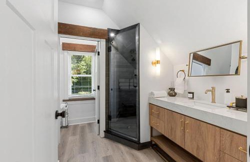 Southern Pines Apartment | The Shire 255 C - The Slate Loft