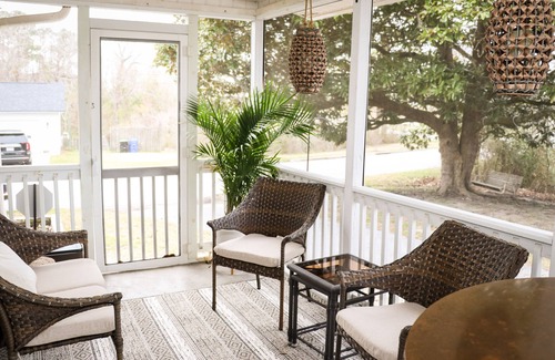 Swansboro House | The Shore House, with private boat access in neighborhood