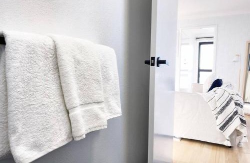 Batehaven Apartment | The Shoreline - Absolute Beachfront 2BR Batehaven