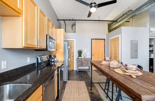 South Haven Condo | The Shoreline Vibe | Brand New Downtown SoHa Loft | Pool/Hot Tub | Movie Theater