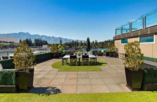 Queenstown Apartment | The Shotover CBD Luxury with Incredible Rooftop Terrace