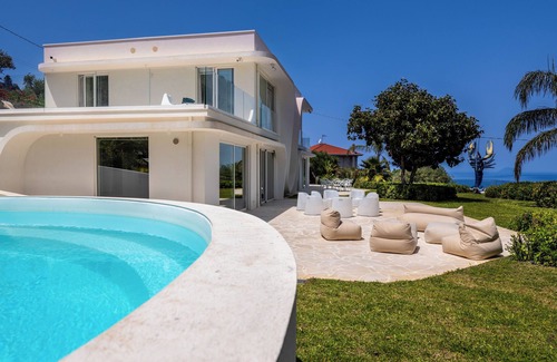 Naso Villa | The Sicily Lobster House