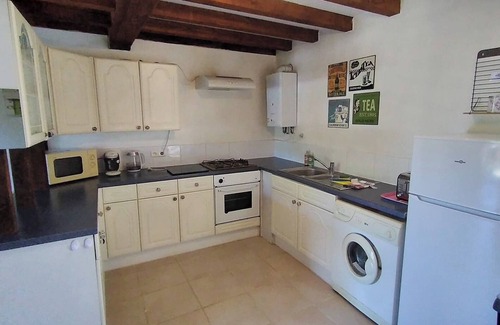 Piegut-Pluviers House | The Signals - Character cottage, peaceful location, walking distance restaurants