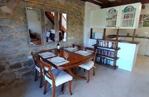 Piegut-Pluviers House | The Signals - Character cottage, peaceful location, walking distance restaurants