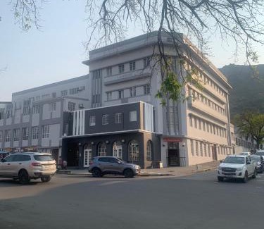 Paarl Apartment | The Silhouette