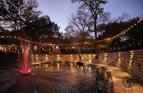 Austin Villa | The Skittles Unit near COTA: Hot Tub, BBQ & Events!